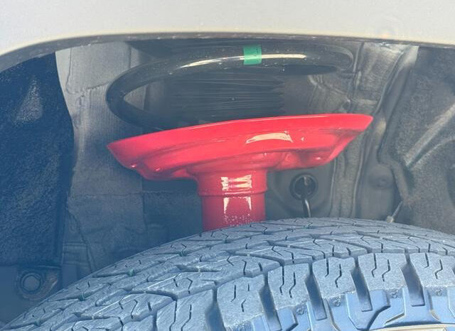 
								TOYOTA RAV4 HYBRID ADVENTURE OFFROAD PACKAGE II full									