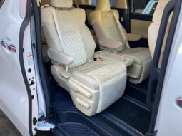 
										TOYOTA ALPHARD HYBRID X full									