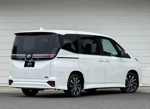 
								TOYOTA VOXY HYBRID S-Z full									