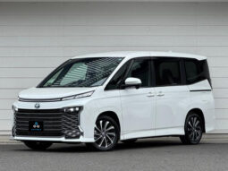 TOYOTA VOXY HYBRID S-Z