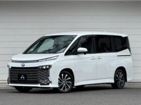 TOYOTA VOXY HYBRID S-Z