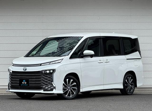 
								TOYOTA VOXY HYBRID S-Z full									