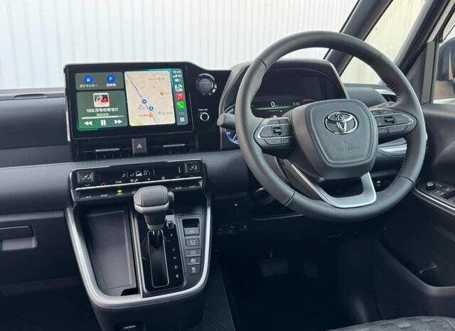 
								TOYOTA VOXY HYBRID S-Z full									
