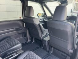 
										TOYOTA VOXY HYBRID S-Z full									