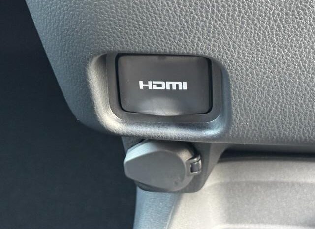 
								TOYOTA VOXY HYBRID S-Z full									