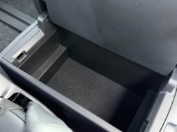 
										TOYOTA VOXY HYBRID S-Z full									