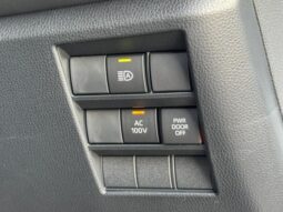 
										TOYOTA VOXY HYBRID S-Z full									